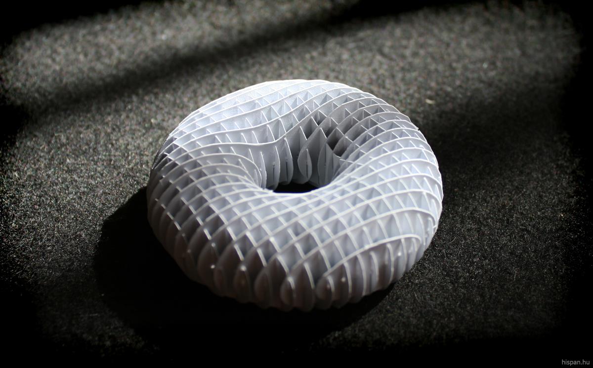Napi kreatív: 3D-s fánk papírból